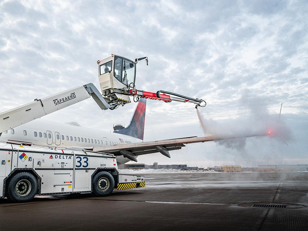 Textron GSE - Intellimix Technology for Safeaero 220 Deicers